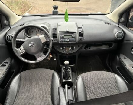 Красный Ниссан Ноут, объемом двигателя 1.6 л и пробегом 240 тыс. км за 4750 $, фото 9 на Automoto.ua