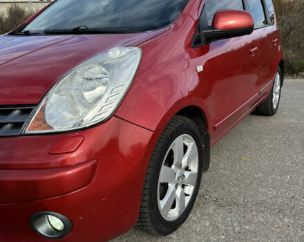 Ниссан Ноут 2008 в Киеве на Automoto.ua Красный Ниссан Ноут, объемом двигателя 1.6 л и пробегом 260 тыс. км за 5250 $, фото 3 на Automoto.ua