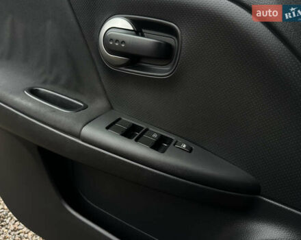 Красный Ниссан Ноут, объемом двигателя 1.39 л и пробегом 258 тыс. км за 6000 $, фото 19 на Automoto.ua