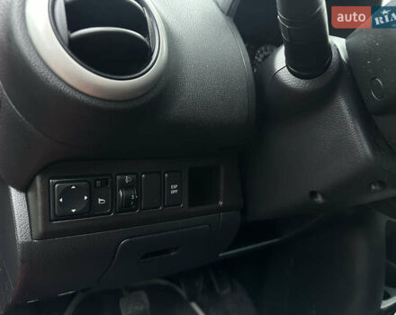 Красный Ниссан Ноут, объемом двигателя 1.39 л и пробегом 258 тыс. км за 6000 $, фото 20 на Automoto.ua