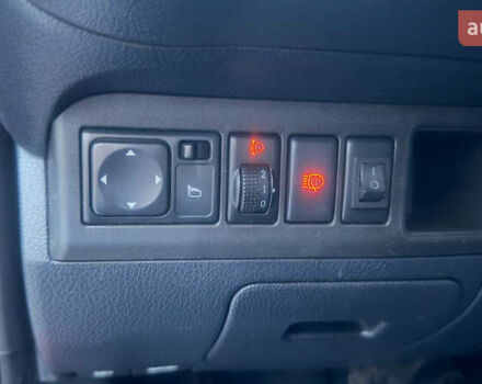 Красный Ниссан Ноут, объемом двигателя 1.6 л и пробегом 193 тыс. км за 7400 $, фото 13 на Automoto.ua