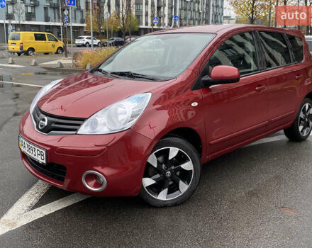 Красный Ниссан Ноут, объемом двигателя 1.6 л и пробегом 163 тыс. км за 8599 $, фото 1 на Automoto.ua