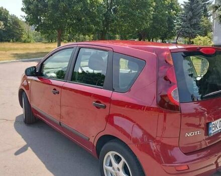 Красный Ниссан Ноут, объемом двигателя 1.5 л и пробегом 168 тыс. км за 7300 $, фото 5 на Automoto.ua