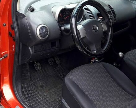 Красный Ниссан Ноут, объемом двигателя 1.4 л и пробегом 322 тыс. км за 3900 $, фото 5 на Automoto.ua