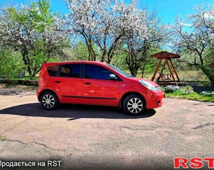 Красный Ниссан Ноут, объемом двигателя 1.4 л и пробегом 182 тыс. км за 5800 $, фото 1 на Automoto.ua