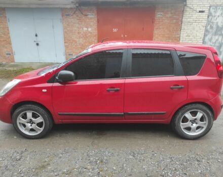 Красный Ниссан Ноут, объемом двигателя 1.4 л и пробегом 290 тыс. км за 2500 $, фото 2 на Automoto.ua