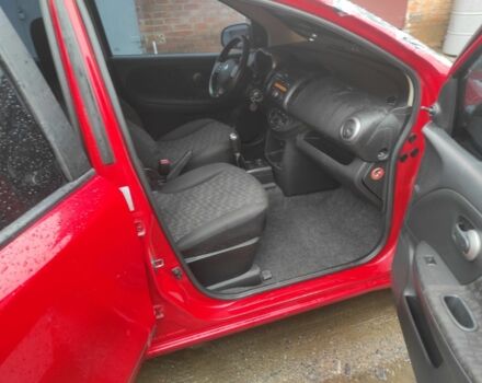 Красный Ниссан Ноут, объемом двигателя 1.4 л и пробегом 290 тыс. км за 2500 $, фото 4 на Automoto.ua