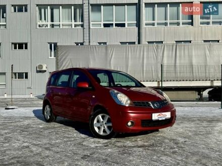 Красный Ниссан Ноут, объемом двигателя 1.6 л и пробегом 100 тыс. км за 5990 $, фото 1 на Automoto.ua