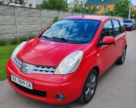 Красный Ниссан Ноут, объемом двигателя 1.6 л и пробегом 163 тыс. км за 5600 $, фото 1 на Automoto.ua