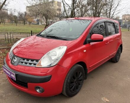 Красный Ниссан Ноут, объемом двигателя 1.6 л и пробегом 240 тыс. км за 4750 $, фото 1 на Automoto.ua