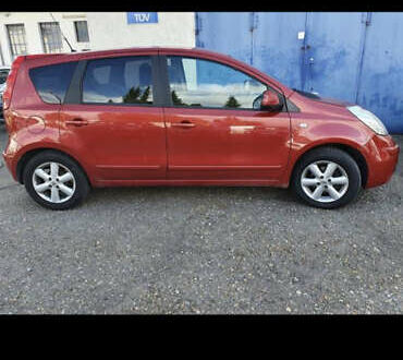 Красный Ниссан Ноут, объемом двигателя 1.6 л и пробегом 232 тыс. км за 5250 $, фото 1 на Automoto.ua