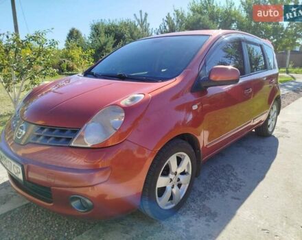 Красный Ниссан Ноут, объемом двигателя 1.6 л и пробегом 172 тыс. км за 6000 $, фото 1 на Automoto.ua