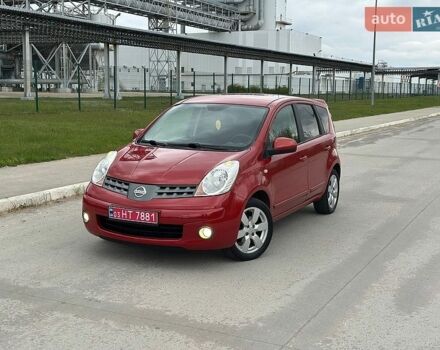 Красный Ниссан Ноут, объемом двигателя 1.6 л и пробегом 221 тыс. км за 5950 $, фото 1 на Automoto.ua