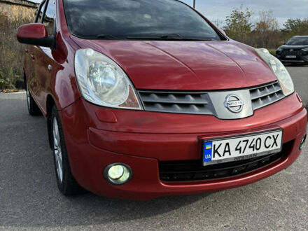 Ниссан Ноут 2008 в Киеве на Automoto.ua Красный Ниссан Ноут, объемом двигателя 1.6 л и пробегом 260 тыс. км за 5250 $, фото 1 на Automoto.ua