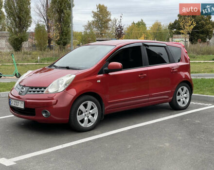 Красный Ниссан Ноут, объемом двигателя 1.6 л и пробегом 142 тыс. км за 6500 $, фото 1 на Automoto.ua