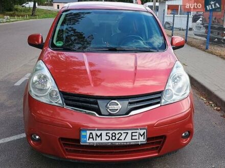 Ніссан Ноут 2009 у Житомирі на Automoto.ua Червоний Ніссан Ноут, об'ємом двигуна 1.39 л та пробігом 194 тис. км за 5000 $, фото 1 на Automoto.ua