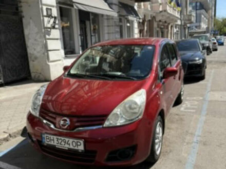 Красный Ниссан Ноут, объемом двигателя 1.5 л и пробегом 101 тыс. км за 10000 $, фото 1 на Automoto.ua