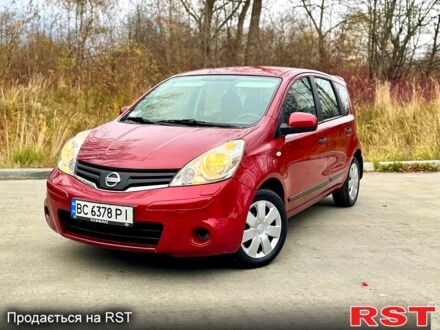 Красный Ниссан Ноут, объемом двигателя 1.4 л и пробегом 139 тыс. км за 5600 $, фото 1 на Automoto.ua