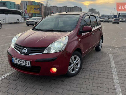 Красный Ниссан Ноут, объемом двигателя 1.6 л и пробегом 193 тыс. км за 7400 $, фото 1 на Automoto.ua