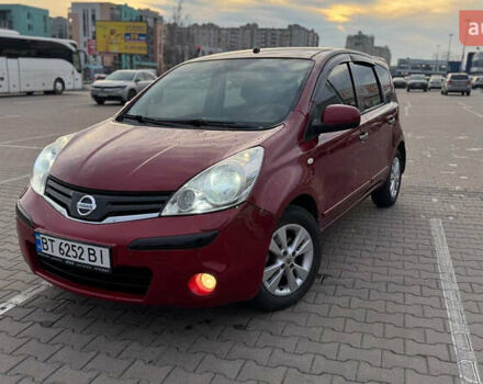 Червоний Ніссан Ноут, об'ємом двигуна 1.6 л та пробігом 193 тис. км за 7400 $, фото 1 на Automoto.ua