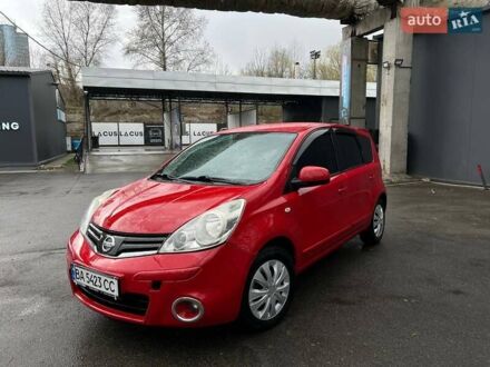 Ниссан Ноут 2012 в Киеве на Automoto.ua Красный Ниссан Ноут, объемом двигателя 1.46 л и пробегом 179 тыс. км за 6200 $, фото 1 на Automoto.ua