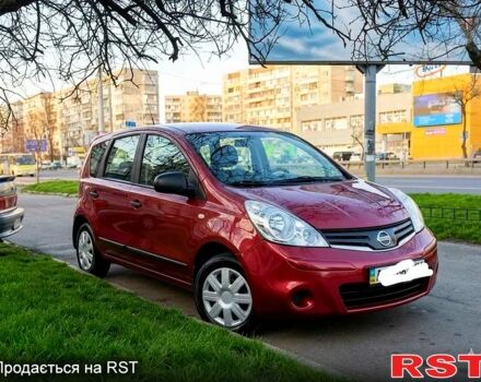 Красный Ниссан Ноут, объемом двигателя 1.4 л и пробегом 180 тыс. км за 6000 $, фото 1 на Automoto.ua