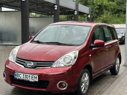 Ніссан Ноут 2013 у Львові на Automoto.ua Червоний Ніссан Ноут, об'ємом двигуна 1.6 л та пробігом 39 тис. км за 9200 $, фото 1 на Automoto.ua