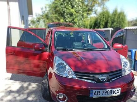 Красный Ниссан Ноут, объемом двигателя 1.6 л и пробегом 85 тыс. км за 9600 $, фото 1 на Automoto.ua