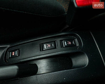 Ниссан Ноут, объемом двигателя 1.6 л и пробегом 122 тыс. км за 5430 $, фото 17 на Automoto.ua