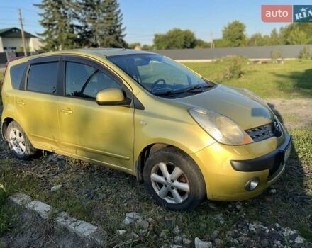 Желтый Ниссан Ноут, объемом двигателя 1.6 л и пробегом 232 тыс. км за 5000 $, фото 2 на Automoto.ua