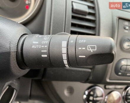 Ніссан Ноут 2006 у Києві на Automoto.ua Жовтий Ніссан Ноут, об'ємом двигуна 1.6 л та пробігом 232 тис. км за 5400 $, фото 39 на Automoto.ua