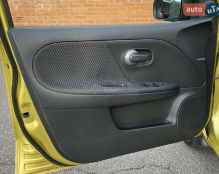 Ніссан Ноут 2006 у Києві на Automoto.ua Жовтий Ніссан Ноут, об'ємом двигуна 1.6 л та пробігом 232 тис. км за 5400 $, фото 22 на Automoto.ua