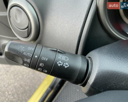 Ніссан Ноут 2006 у Києві на Automoto.ua Жовтий Ніссан Ноут, об'ємом двигуна 1.6 л та пробігом 232 тис. км за 5400 $, фото 40 на Automoto.ua