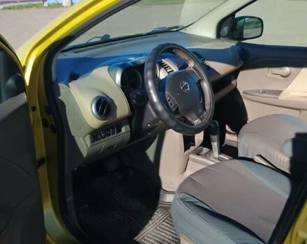 Желтый Ниссан Ноут, объемом двигателя 1.6 л и пробегом 153 тыс. км за 5800 $, фото 2 на Automoto.ua