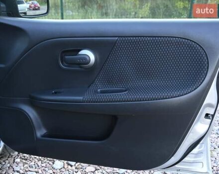 Сірий Ніссан Ноут, об'ємом двигуна 1.6 л та пробігом 198 тис. км за 5150 $, фото 27 на Automoto.ua