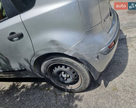 Серый Ниссан Ноут, объемом двигателя 1.4 л и пробегом 200 тыс. км за 6000 $, фото 1 на Automoto.ua