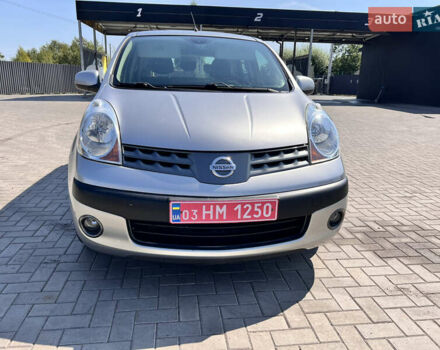 Серый Ниссан Ноут, объемом двигателя 1.6 л и пробегом 200 тыс. км за 5200 $, фото 1 на Automoto.ua