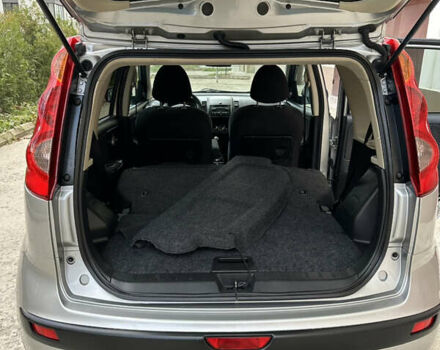 Сірий Ніссан Ноут, об'ємом двигуна 1.4 л та пробігом 130 тис. км за 5450 $, фото 58 на Automoto.ua