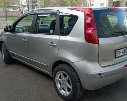 Серый Ниссан Ноут, объемом двигателя 1.6 л и пробегом 217 тыс. км за 4500 $, фото 5 на Automoto.ua