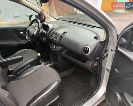 Сірий Ніссан Ноут, об'ємом двигуна 1.6 л та пробігом 90 тис. км за 5999 $, фото 30 на Automoto.ua