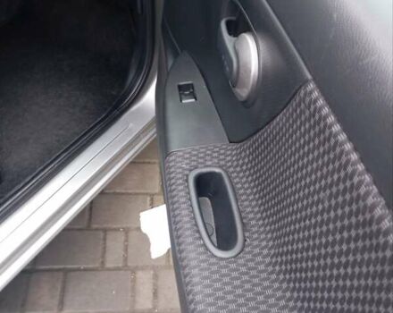 Сірий Ніссан Ноут, об'ємом двигуна 1.4 л та пробігом 178 тис. км за 4500 $, фото 17 на Automoto.ua