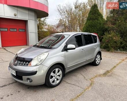 Серый Ниссан Ноут, объемом двигателя 1.4 л и пробегом 208 тыс. км за 5000 $, фото 3 на Automoto.ua