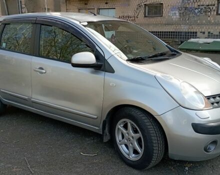 Серый Ниссан Ноут, объемом двигателя 1.6 л и пробегом 217 тыс. км за 4500 $, фото 7 на Automoto.ua