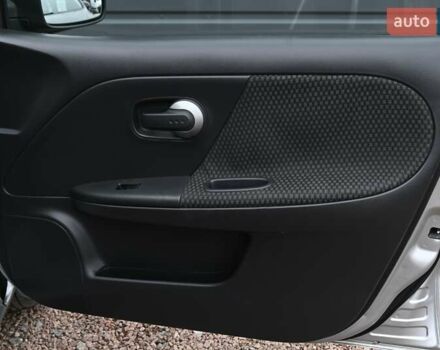 Сірий Ніссан Ноут, об'ємом двигуна 1.6 л та пробігом 258 тис. км за 5150 $, фото 29 на Automoto.ua