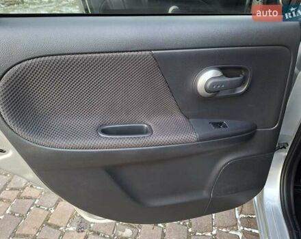 Сірий Ніссан Ноут, об'ємом двигуна 1.6 л та пробігом 224 тис. км за 6800 $, фото 17 на Automoto.ua