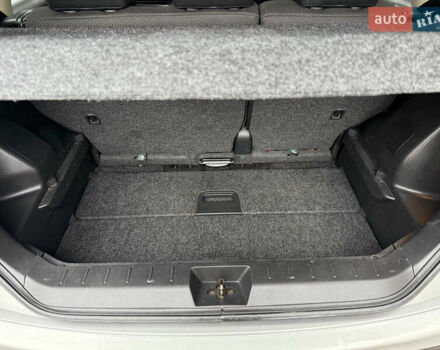 Сірий Ніссан Ноут, об'ємом двигуна 1.6 л та пробігом 90 тис. км за 5999 $, фото 42 на Automoto.ua