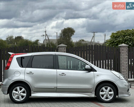 Серый Ниссан Ноут, объемом двигателя 1.6 л и пробегом 185 тыс. км за 6500 $, фото 3 на Automoto.ua