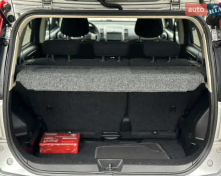 Серый Ниссан Ноут, объемом двигателя 1.6 л и пробегом 185 тыс. км за 6500 $, фото 16 на Automoto.ua