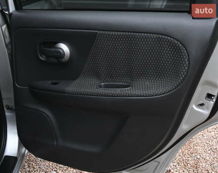 Сірий Ніссан Ноут, об'ємом двигуна 1.6 л та пробігом 258 тис. км за 5150 $, фото 24 на Automoto.ua