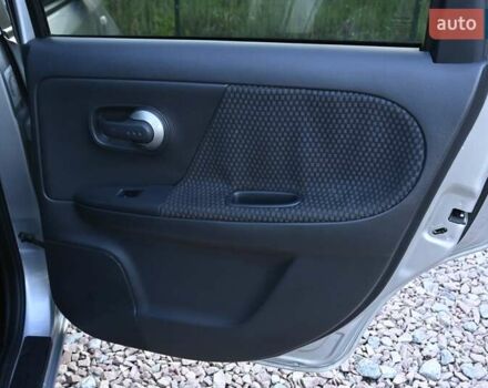 Сірий Ніссан Ноут, об'ємом двигуна 1.6 л та пробігом 198 тис. км за 5150 $, фото 20 на Automoto.ua